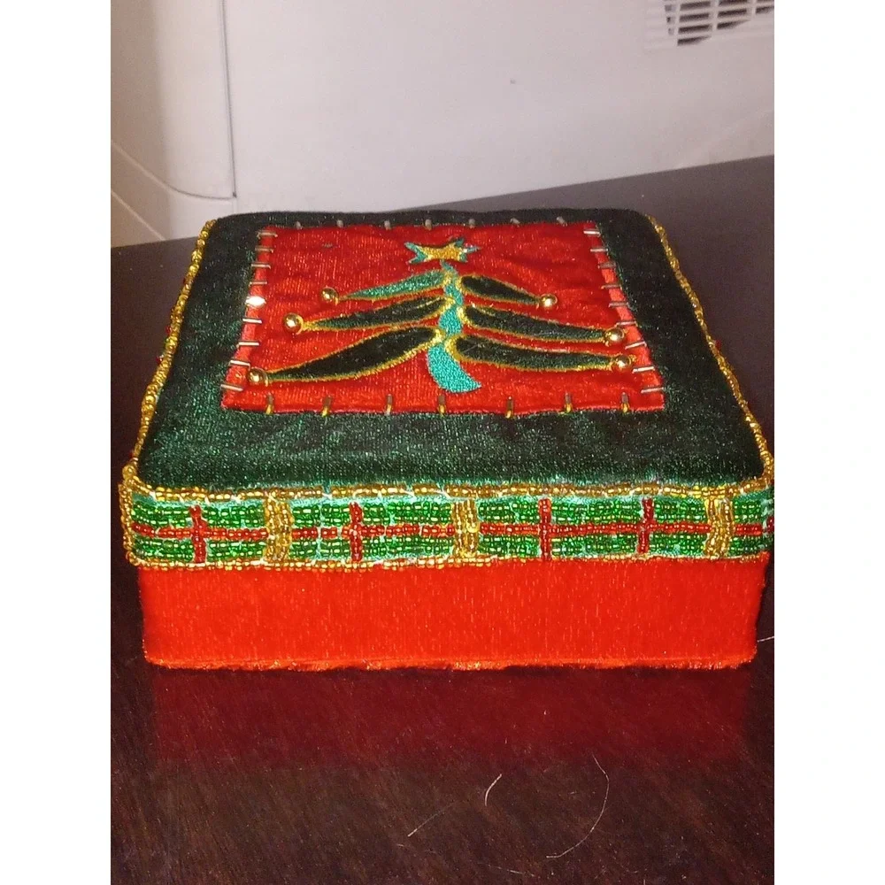 NEW‎ Vintage Christmas Trinket Gift Box Beaded Velvet Embellished